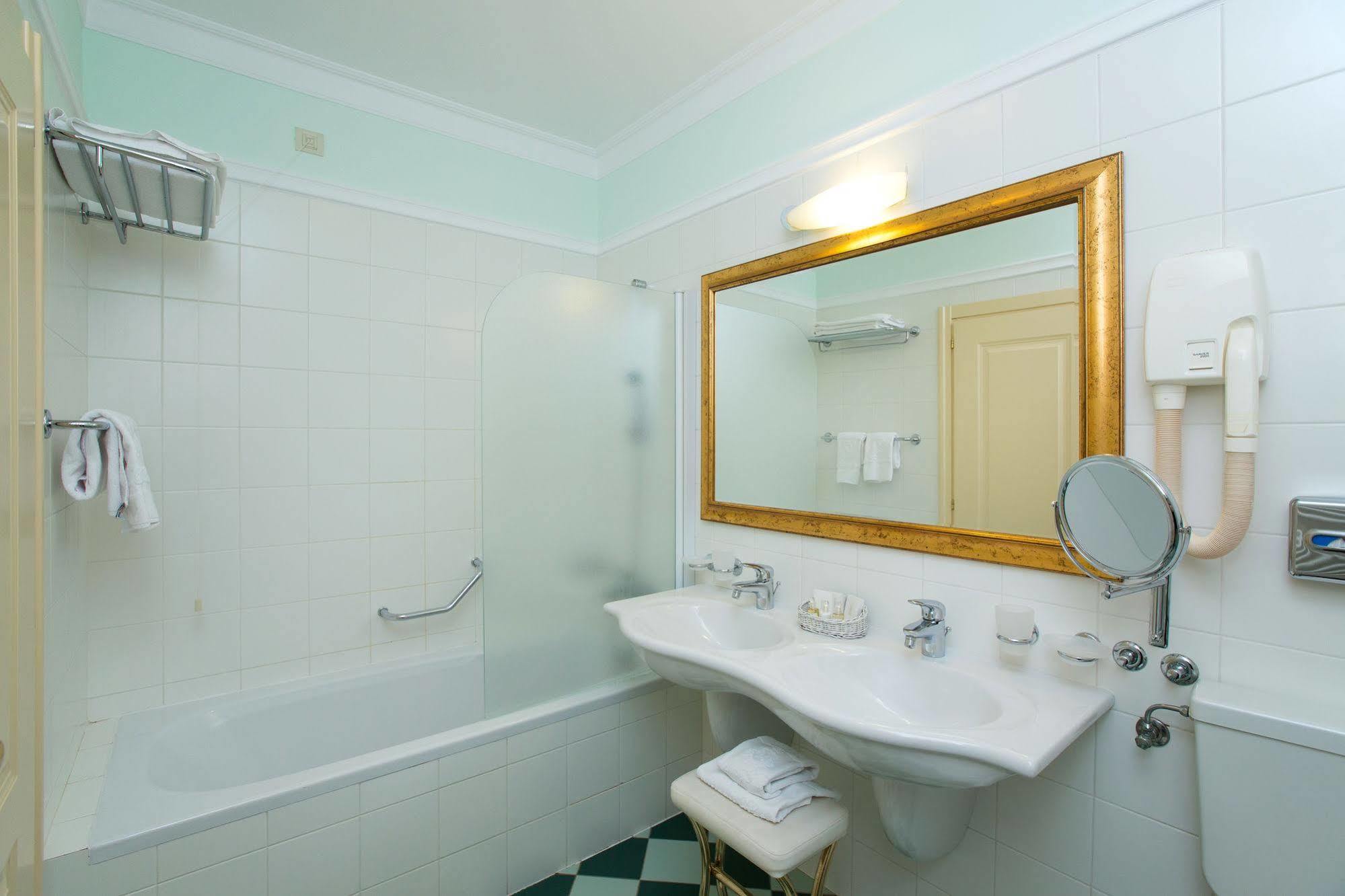 Amadria Park Hotel Sveti Jakov Opatija Luaran gambar
